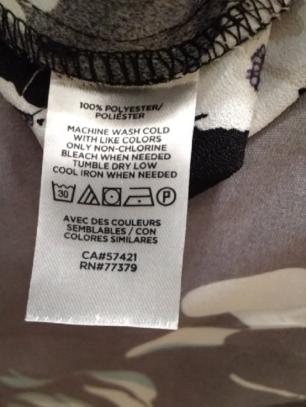Ann Taylor Black & White Floral Short Sleeve Top - Picture 6 of 6